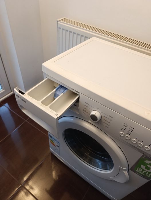 Mașină de spălat rufe Artic