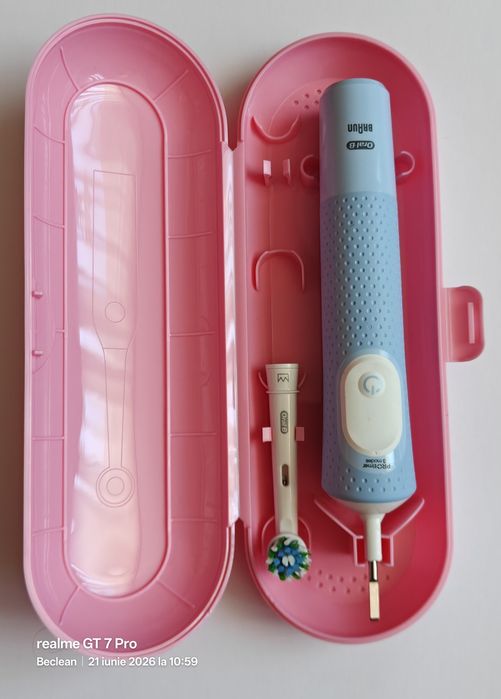 Toc / Etui / Travel case / Carcasă transport periuță electrică Oral-B + cadou protecții