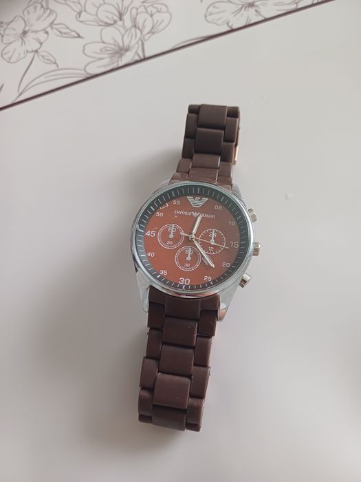 Продаю часы армани