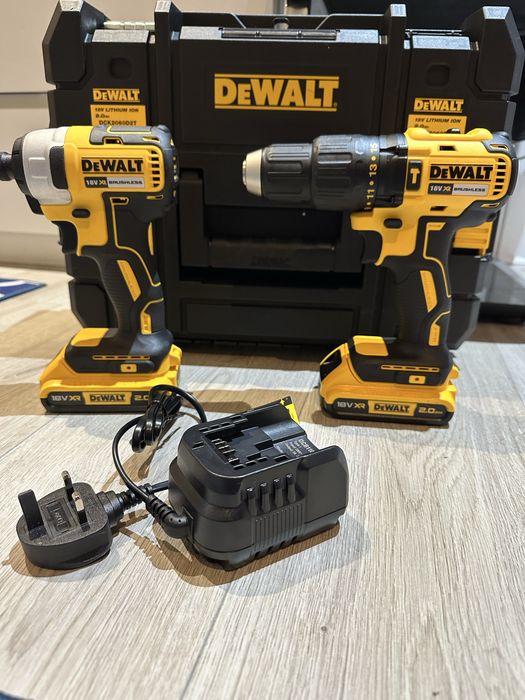 Set filetante Dewalt 18v brushless  Dcd778 si DCF787 cu doua baterii