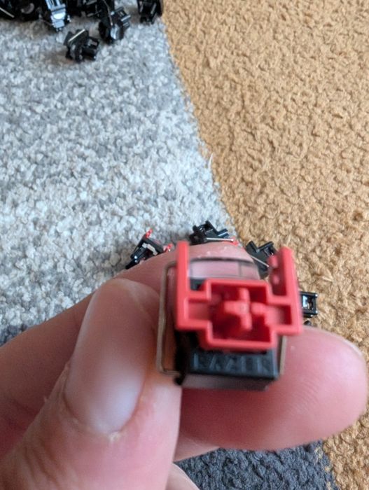 Vand switchuri originale Razer black si red