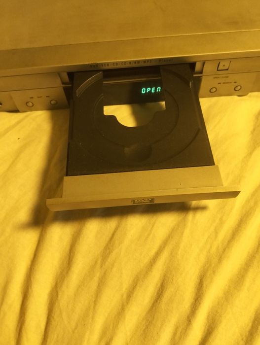 Vând DVD VESTEL 2300 Slim-Line