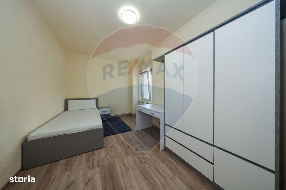 Apartament cu 4 camere de închiriat în zona Centrul Civic