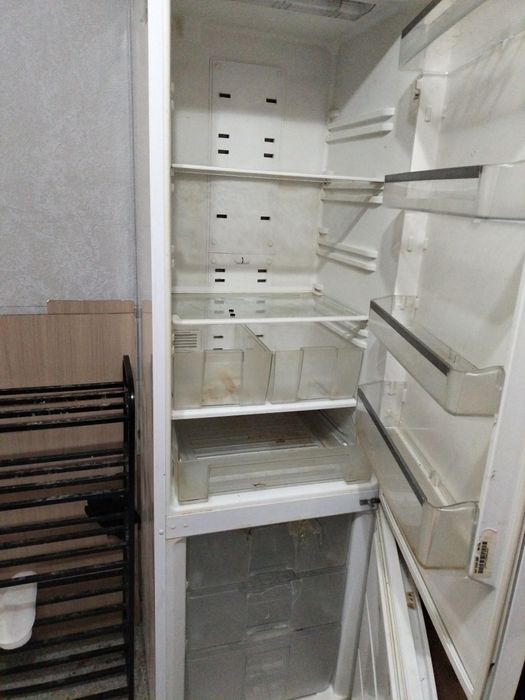 Отдам холодильник  даром