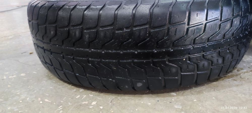 Продам комплект шин летние! Только 4 вместе.