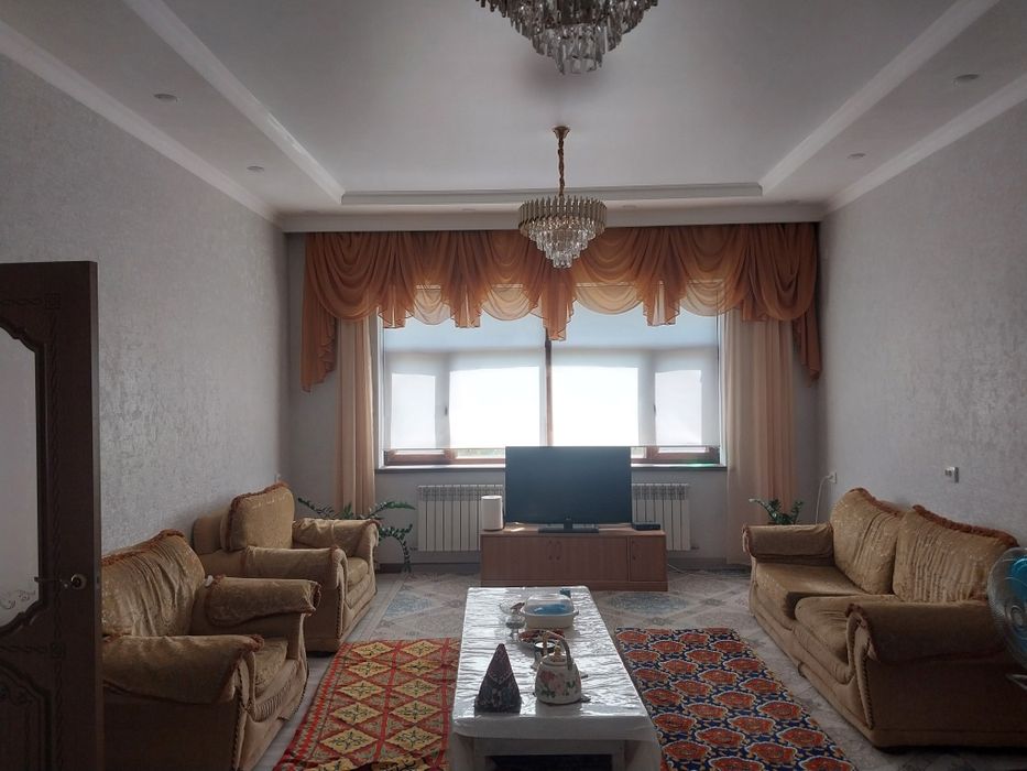 Продаётся дом с времянкой