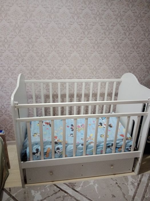 Продам детскую кроватку