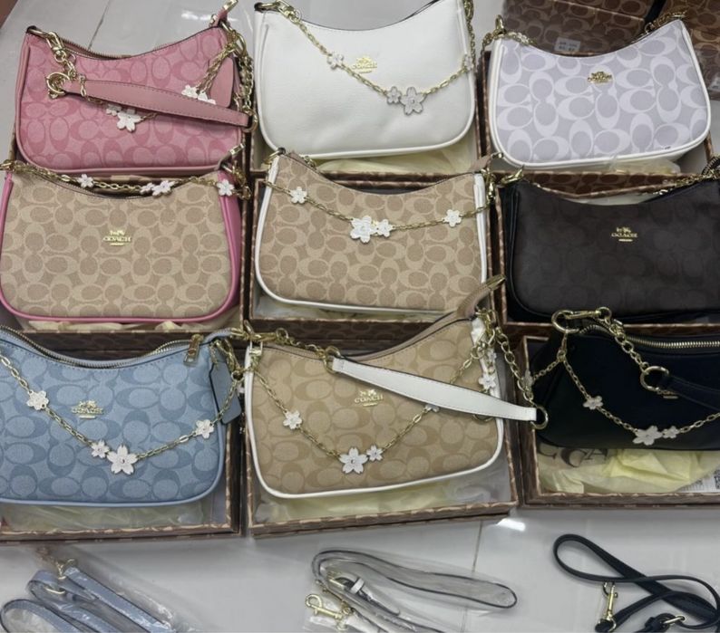 сумки coach новые в разных цветах
