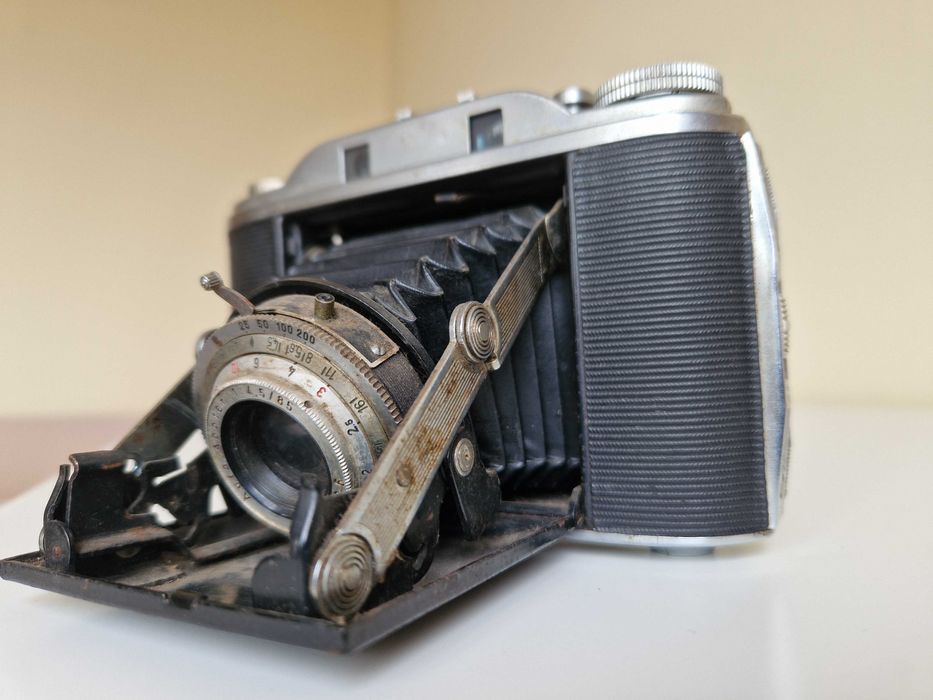 Продавам старинни фотоапарати