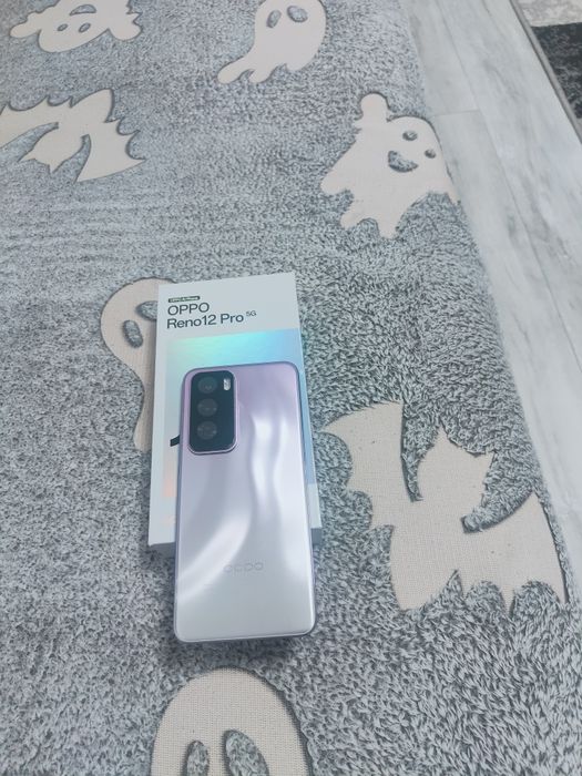Vând telefon Oppo Reno 12 Pro 5G