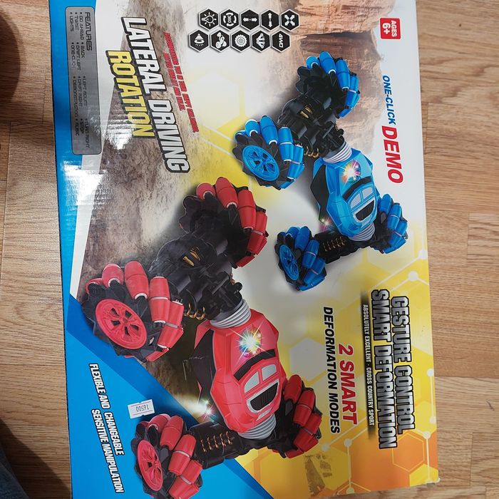 Продам машинку радиоуправляемою