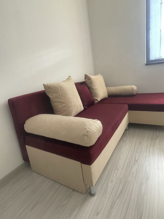 Разтеглив ъглов диван, бежов + лилав