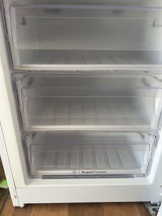 Холодильник indesit