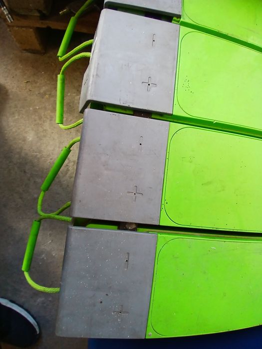 Vând baterii 12v 190ah