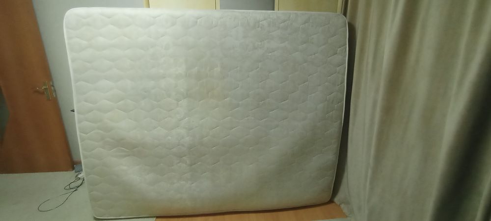 Отдам матрас 160 на 200