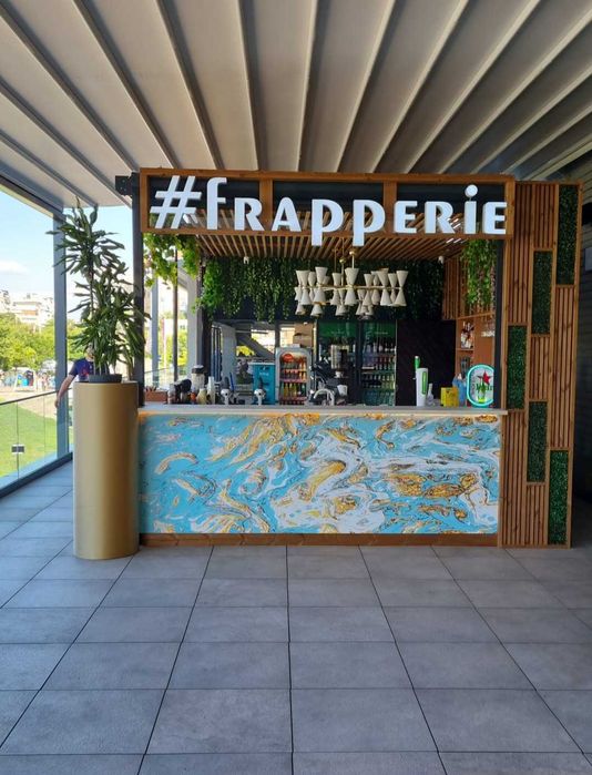 Vand bar mobil inclusiv mobilier