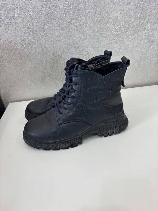 Отдам даром бесплатно обувь 38 размер