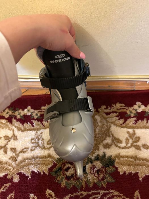 Vând patine de gheata