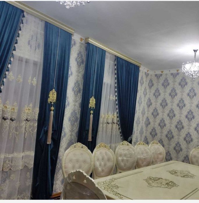 Шахар марказида 2 каватли 6 хонали квартира сотилади