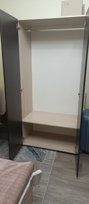 Продается распашной шкаф