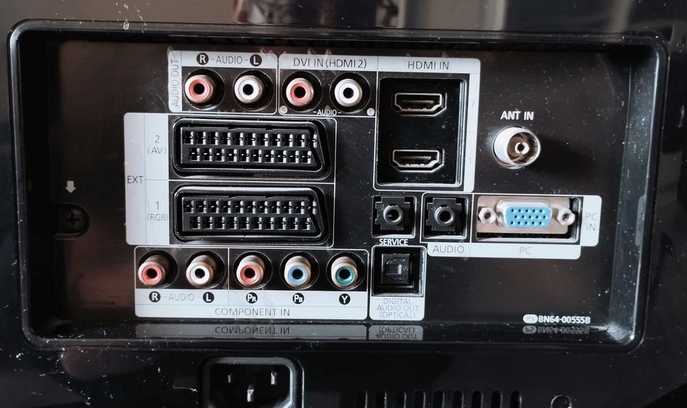 SAMSUNG 26 инчов ТВ с дистанционно