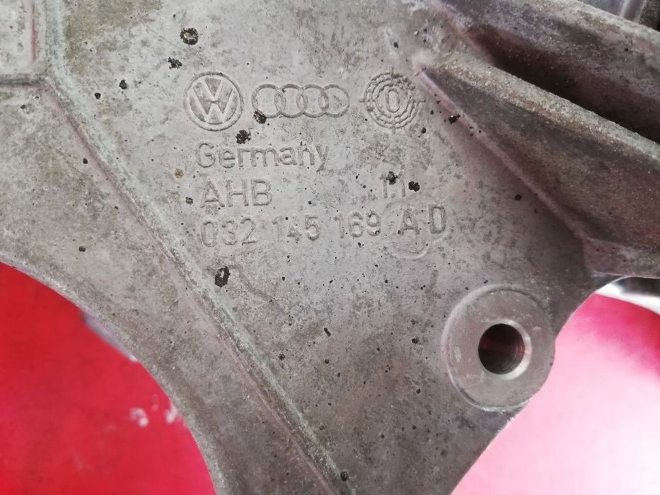 Suport anexe alternator 032145169AD vw Golf 4 Bora 1.6FSI BAD 81KW