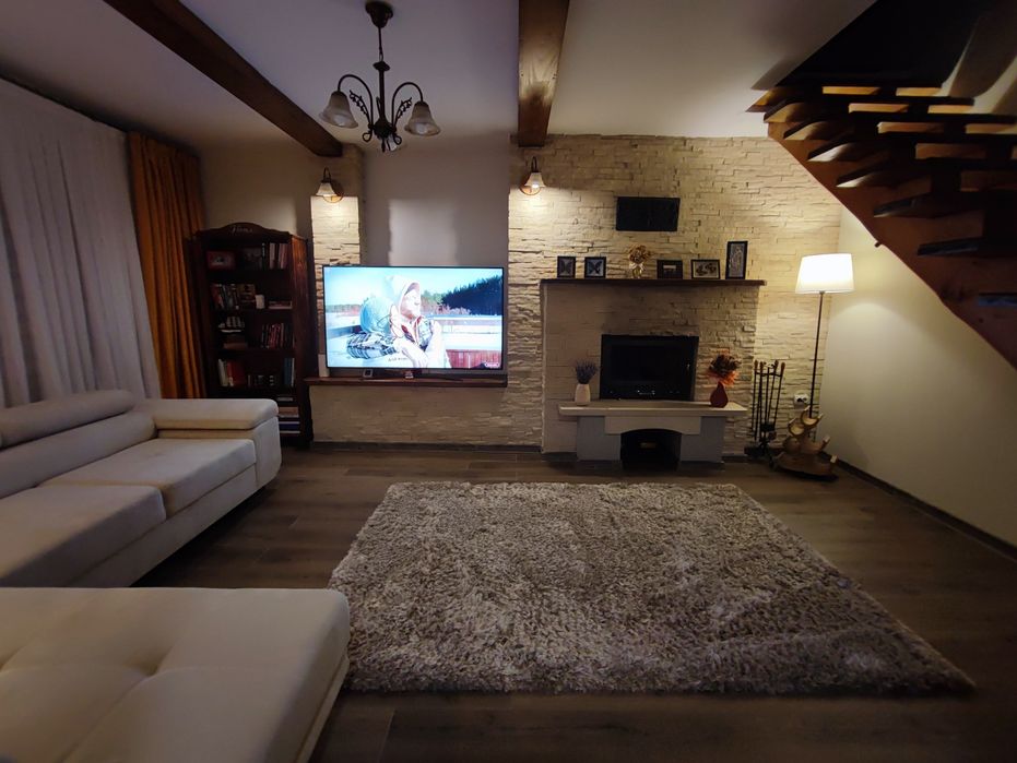 Închiriez casa în Hateg
