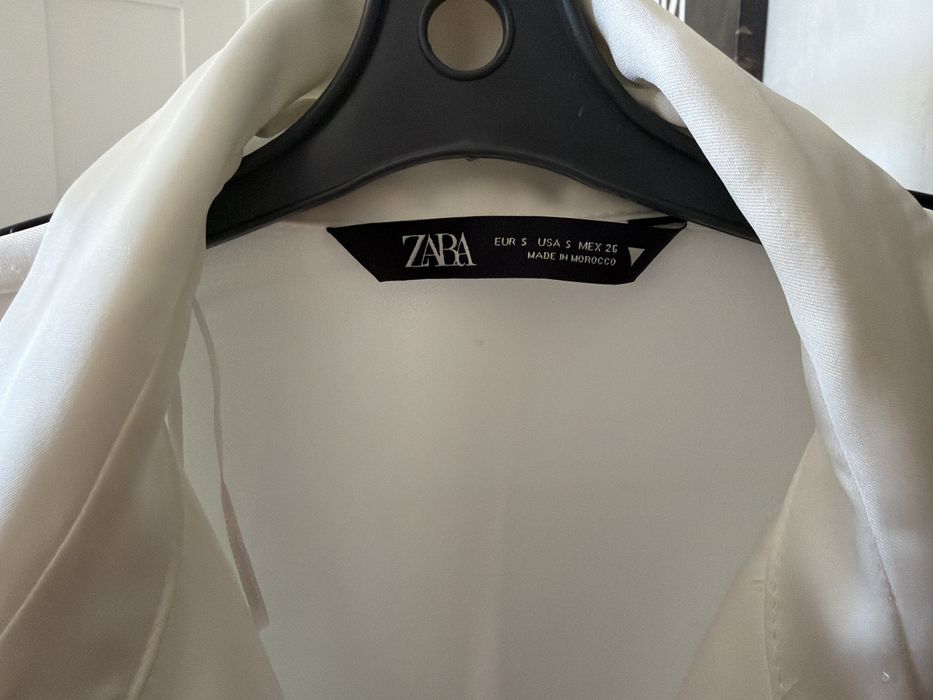 белое атласное платье zara