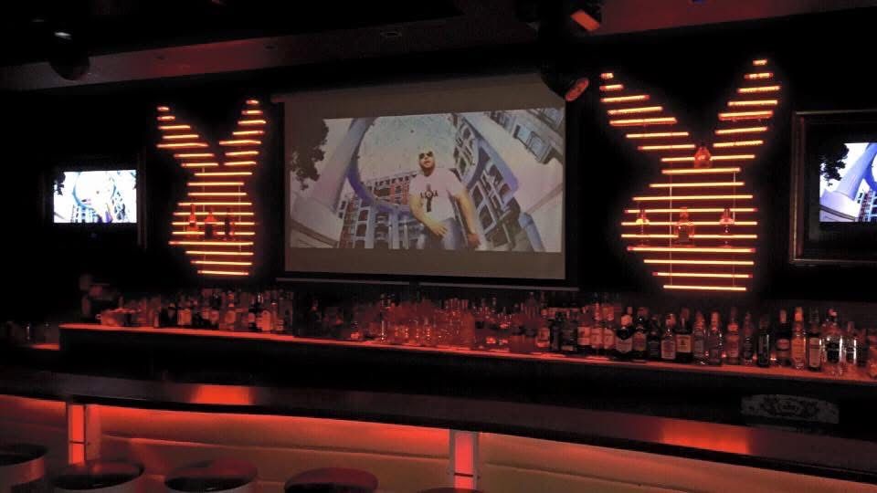 Дава се под наем Заведение в Смолян, Стар център - 234 кв.м за 1250 € - Снимка #1