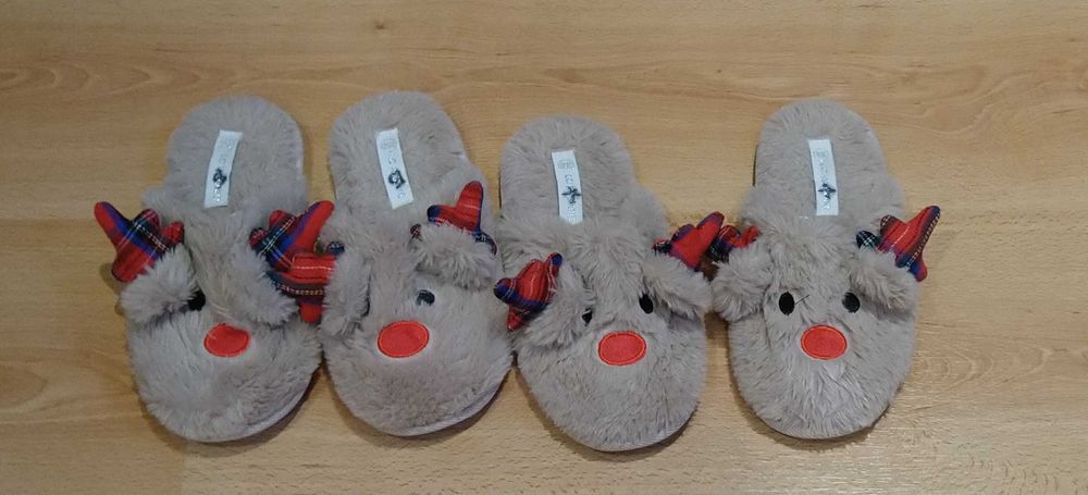 Коледни пантофи с елени