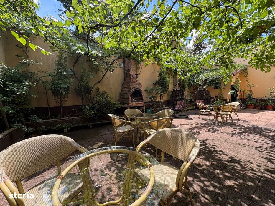 Apartament ULTRACENTRAL 3 camere | 2 dormitoare | 2 bai | balcon + cur