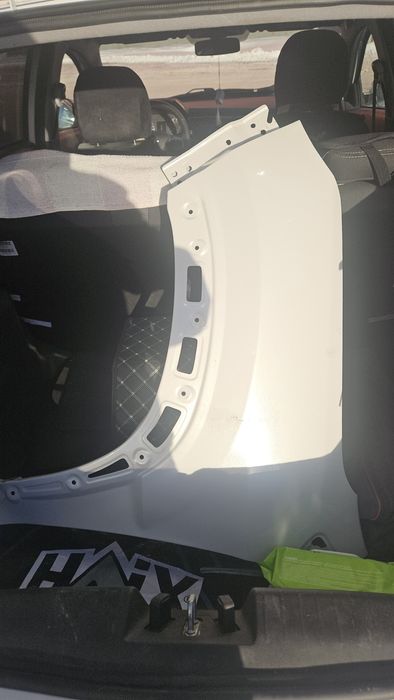 Крыло передней левое