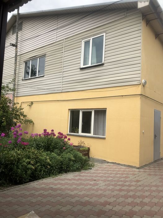 Продам полдома! В очень хорошем районе