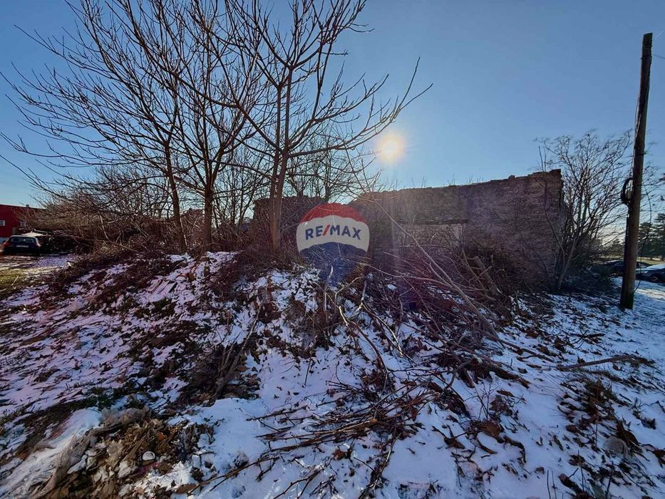 Градски парцел с ток, вода на добра локация за продажба, гр. Балчик,