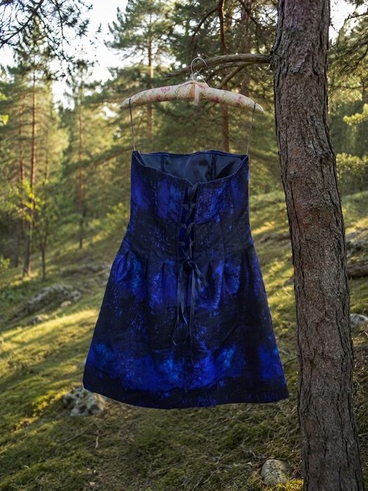 Ефектна черно-синя рокля балон H&M, размер 40 (с джобове)