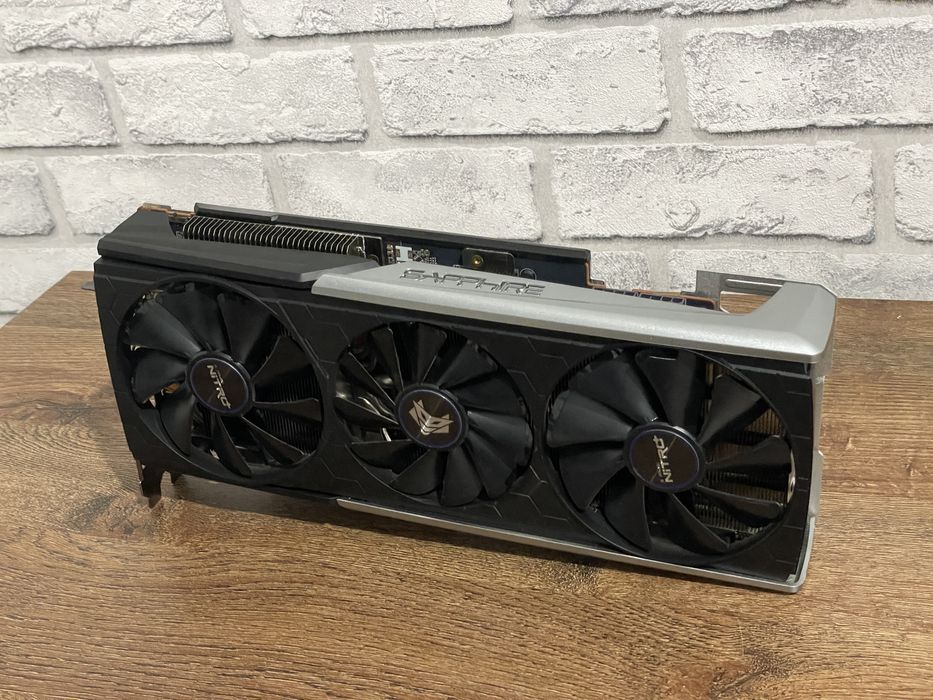 Rx 5700 xt 8gb продаю