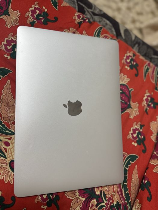 Macbook Pro 13” (2017)