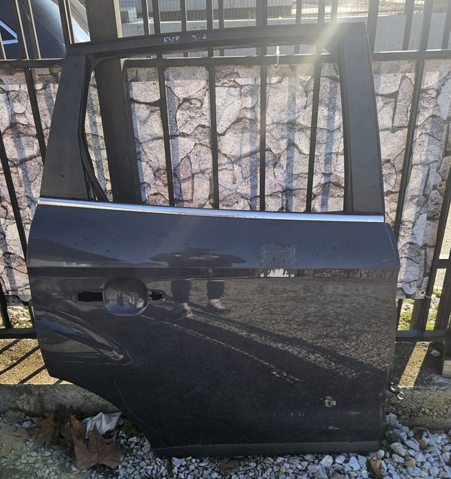 Ford Kuga задна дясна врата