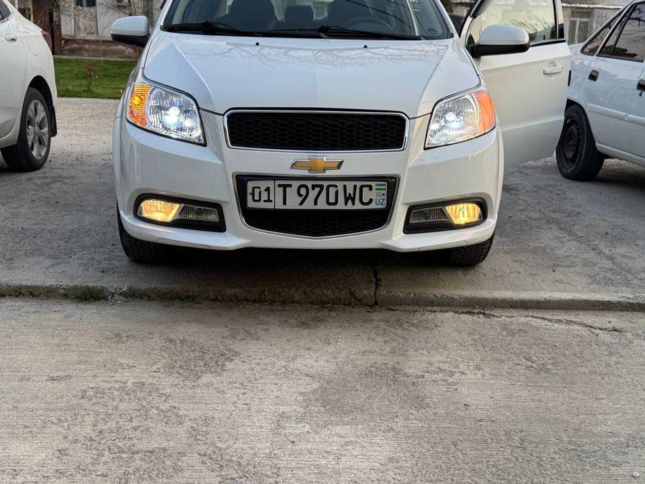 Nexia 3. 4 pozitsiya  bejivi salon