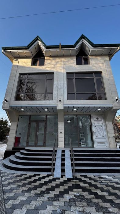 Продается 3х этажное здание