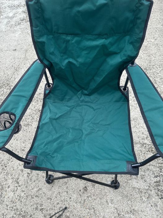 Cort,scaun pescar ,palete cu fileu ,sac dormit