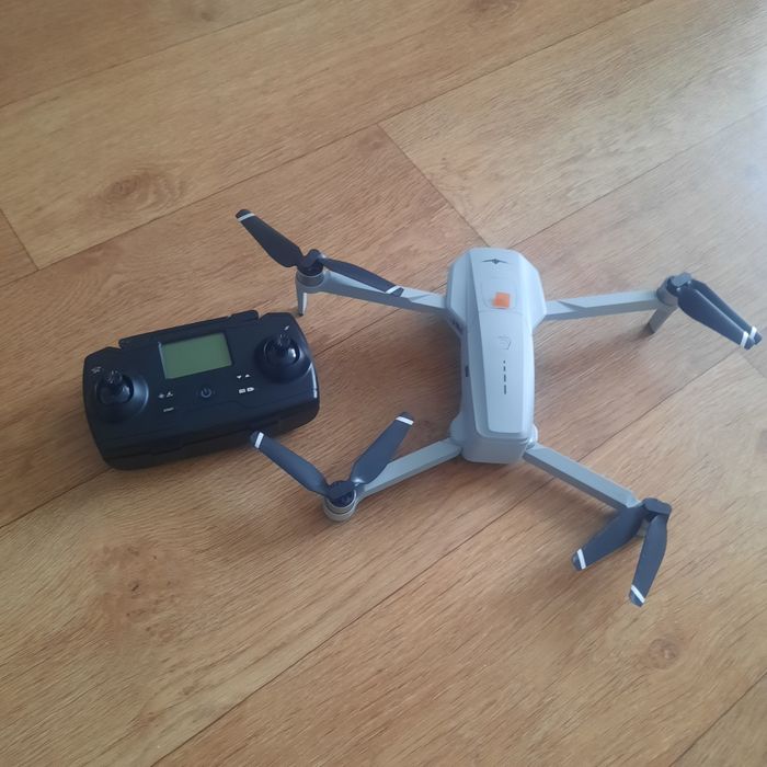 Продам дрон USER MANUAL