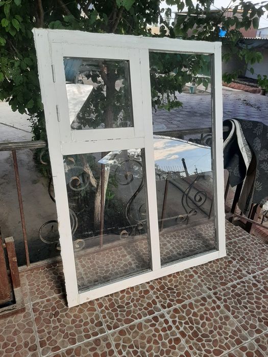 Ағаш терезе б/у,көлемі 110×140 , әйнектері сыңбаған. Бағасы 3000 тг.