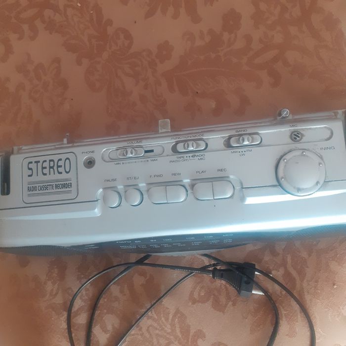 Vând CD- Elvis P,  Bony M .Nat King   Cole l