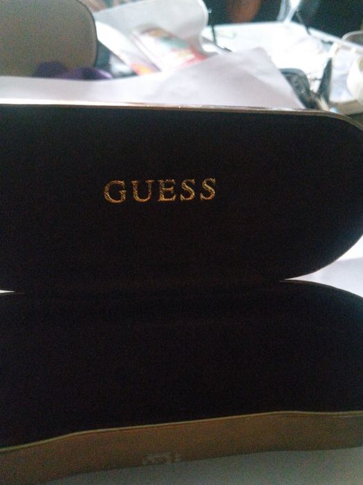 Guess GU AS 166L калъф за очила