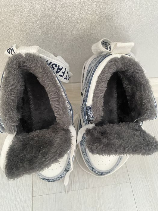 Кросовки зимние,для детей.