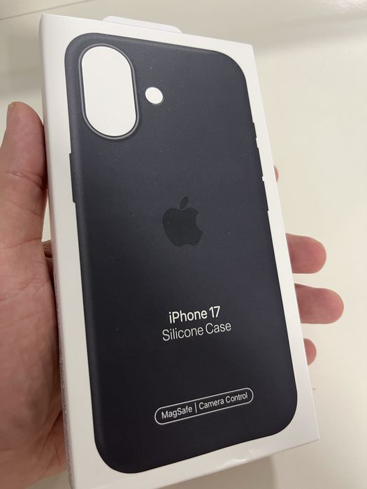 Husa Apple iPhone 17 Black Silicon magsafe