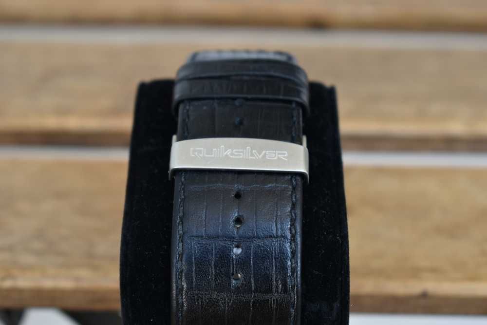 Часовници Fossil Starck и Quicksilver Baron