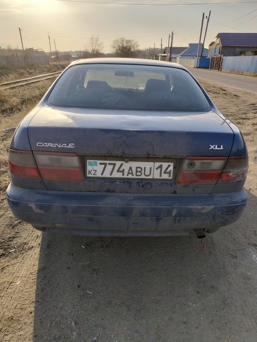 Продам Карину е 1992г