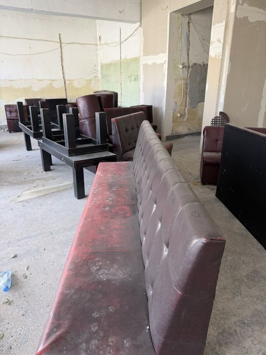 Продавам маси и дивани